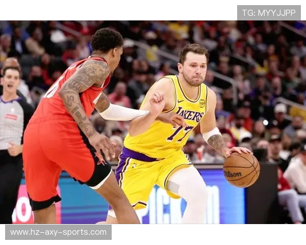 湖人火箭激战正酣NBA赛场精彩瞬间回顾与分析